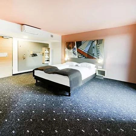 Отель B&B Hotel Dessau Дессау